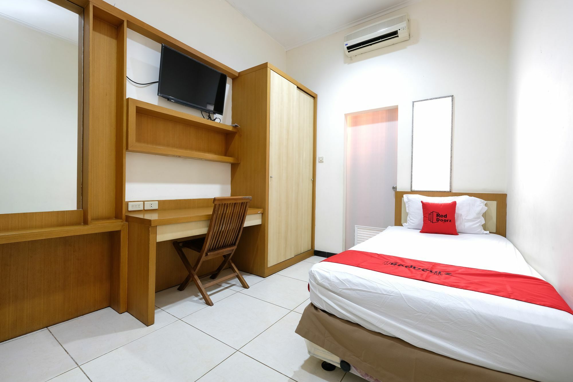 Reddoorz Plus Near Simpang Lima 세마랑 외부 사진